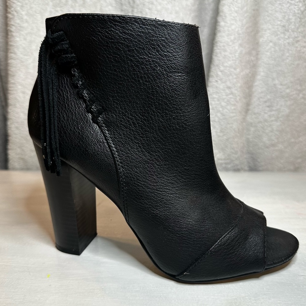 Express Black Vegan Leather Ankle Zip Bootie Womens Size 9 Peep Toe Whipstitch